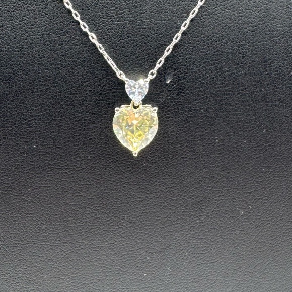 14k 3.5ct Canary Heart Necklace - Picture 3 of 11